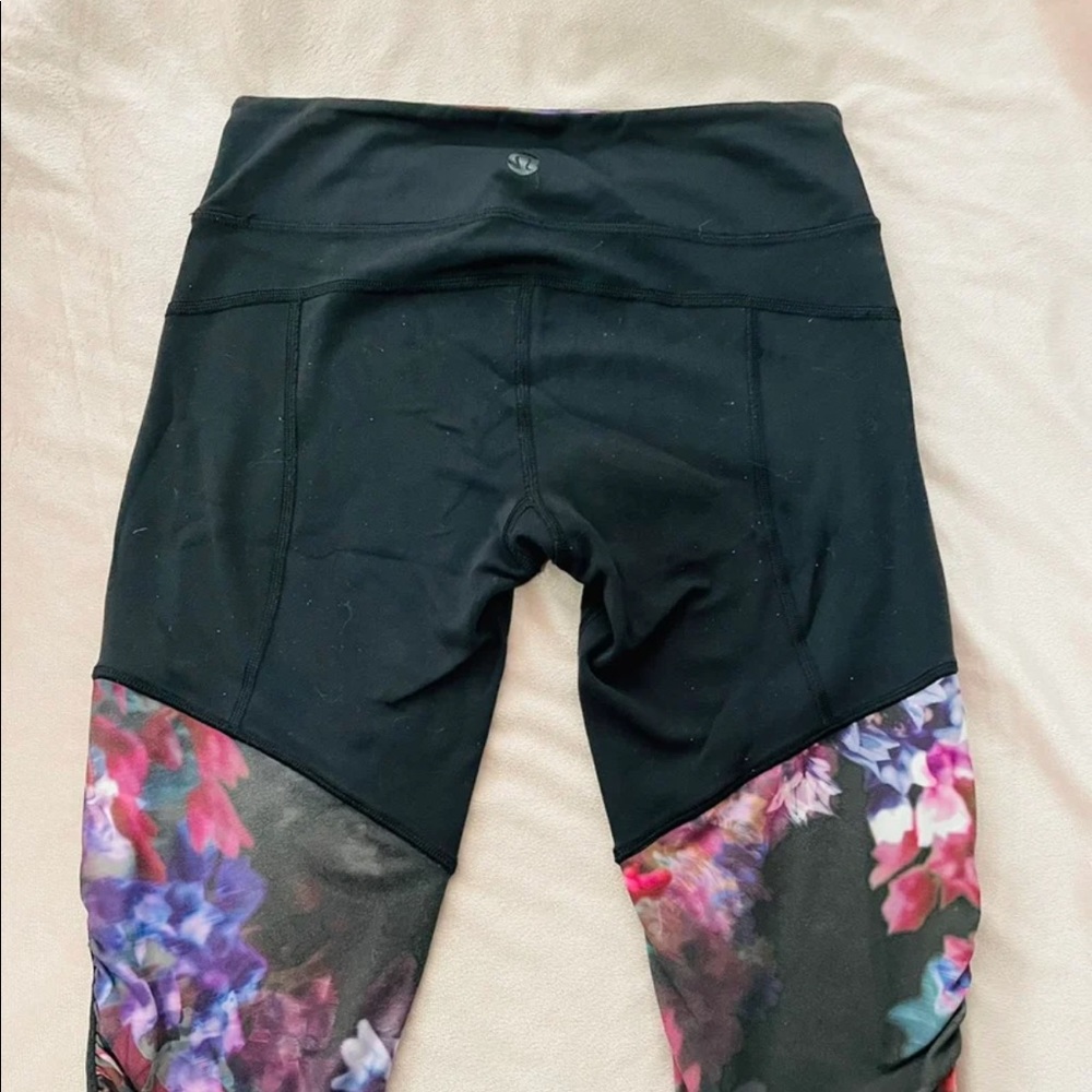 Lululemon leggings. Hits at calf.